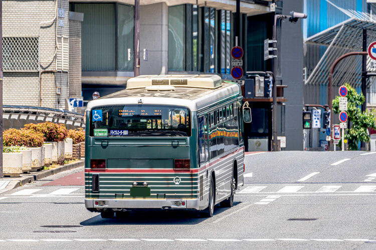 ストア バス の 運転 手 資格